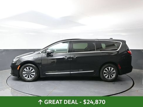 Used 2023 Chrysler Pacifica Limited FWD image 12