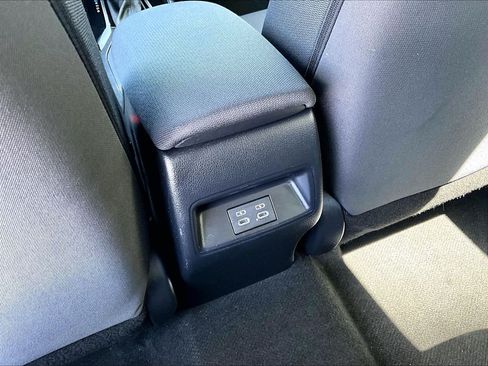 Used 2024 Toyota Corolla LE FWD image 27