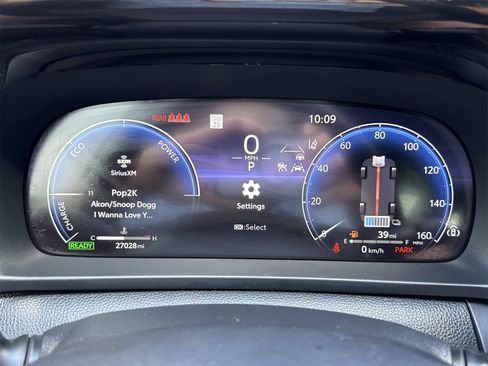 Used 2023 Toyota Crown Limited image 22