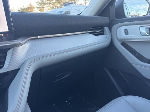 New 2026 Ford Explorer Active w/ Active Comfort Package image 19