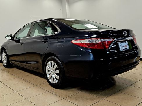 Used 2017 Toyota Camry LE image 6