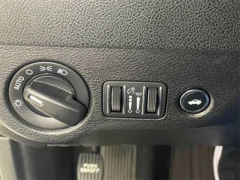 Used 2020 Dodge Charger SXT w/ Leather Interior Group image 10