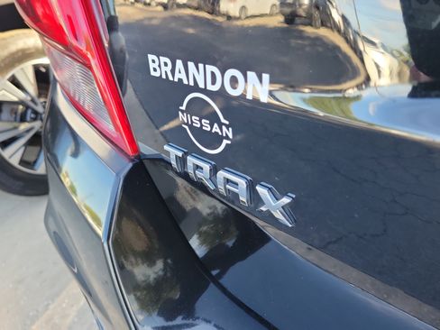 Used 2020 Chevrolet Trax LT w/ Driver Confidence Package FWD image 9