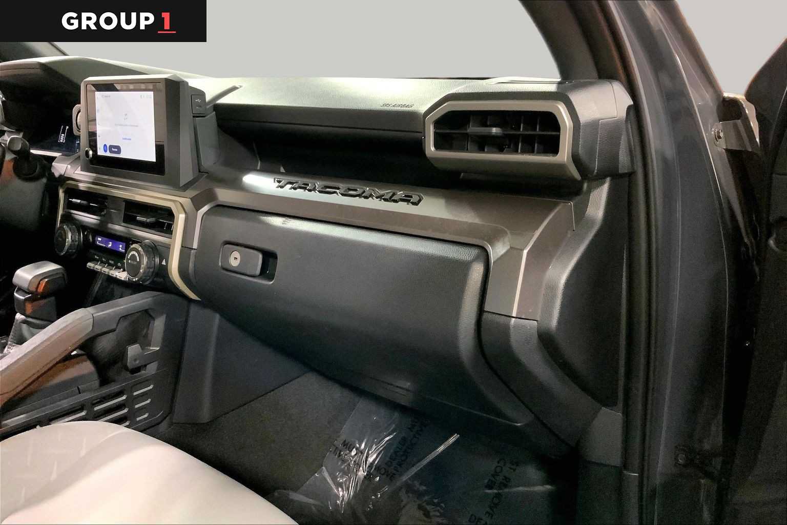 Certified 2025 Toyota Tacoma SR5 AWD/4WD image 19