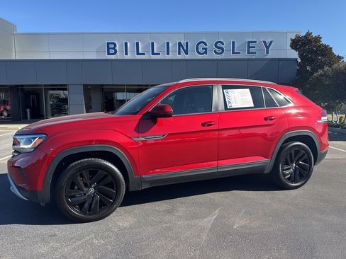 Used 2022 Volkswagen Atlas Cross Sport SE image 1