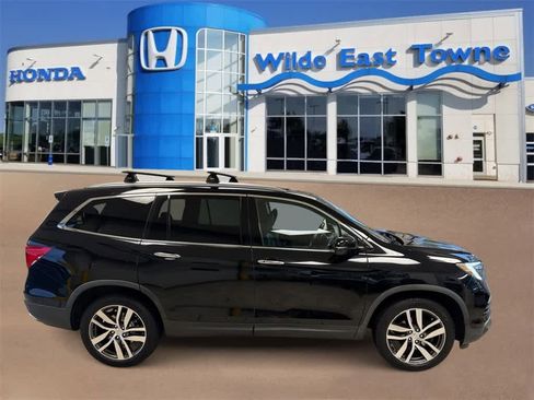 Certified 2017 Honda Pilot Elite image 9