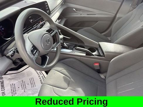 Used 2023 Hyundai Elantra SEL image 11
