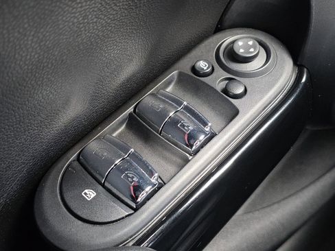 Used 2023 MINI Cooper S w/ Premium Package image 28