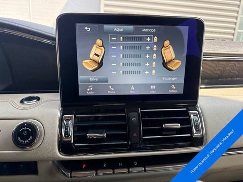 Used 2019 Lincoln Navigator Reserve AWD/4WD image 16