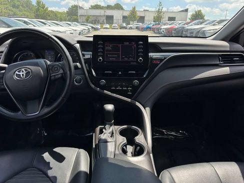 Used 2021 Toyota Camry SE w/ Convenience Package FWD image 16