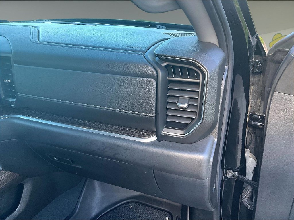 Used 2022 Chevrolet Silverado 1500 RST w/ Redline Edition AWD/4WD image 13