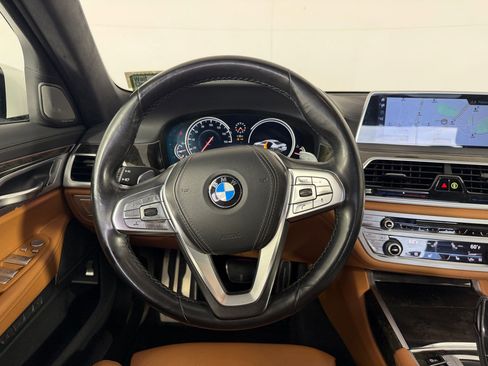 Used 2018 BMW 750i xDrive AWD/4WD image 15