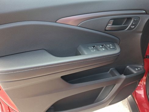 Used 2024 Honda Passport EX-L image 12