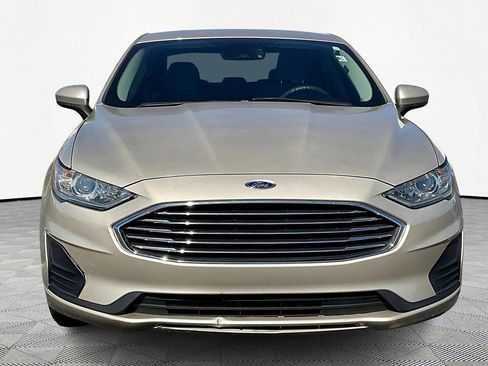 Used 2019 Ford Fusion SE image 3