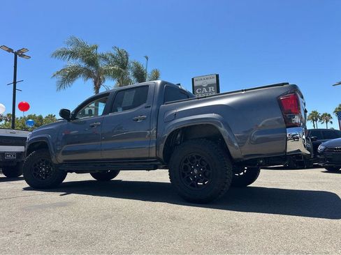Used 2021 Toyota Tacoma SR5 RWD image 3
