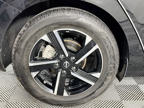 Used 2024 Nissan Sentra SV image 32