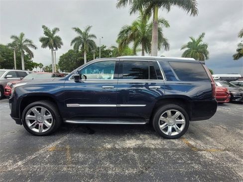 Used 2019 Cadillac Escalade Premium Luxury image 5