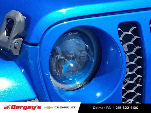 Used 2021 Jeep Gladiator Sport AWD/4WD image 11