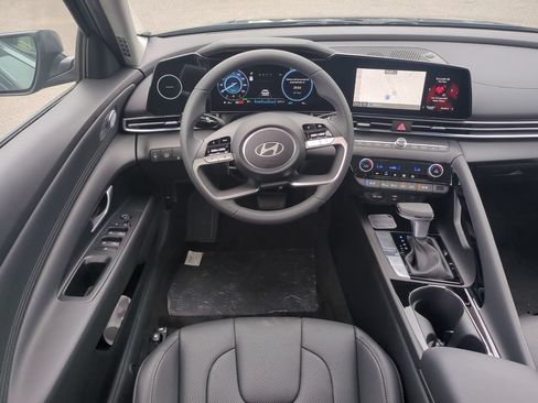 New 2026 Hyundai Elantra Limited FWD image 17