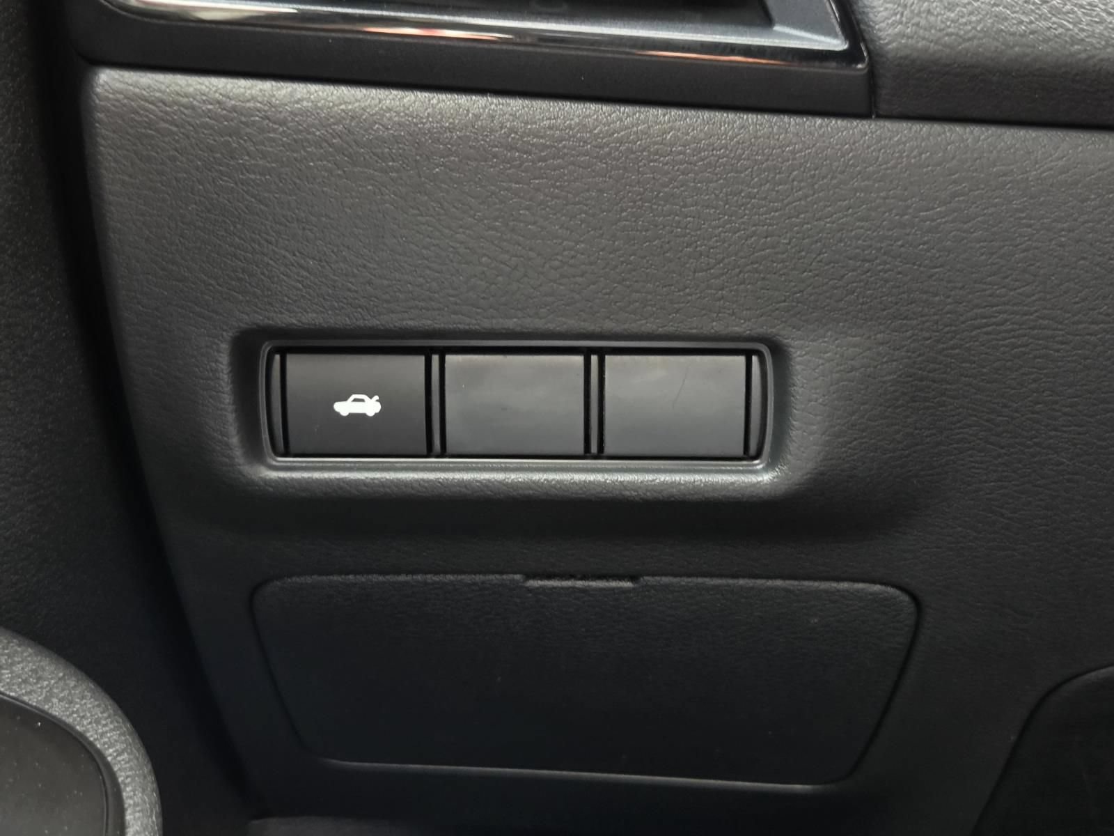 New 2027 Nissan Sentra SR w/ Floor Mat Package FWD image 25