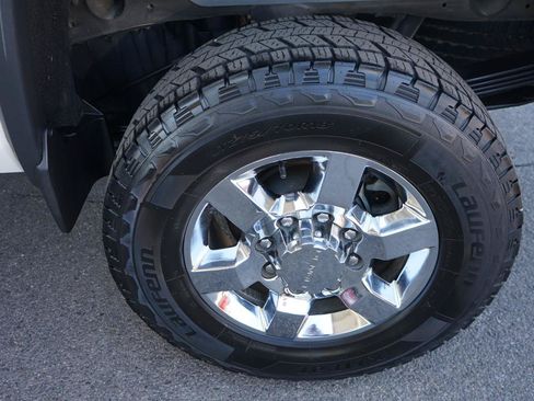 Used 2015 GMC Sierra 2500 Denali w/ Duramax Plus Package AWD/4WD image 28