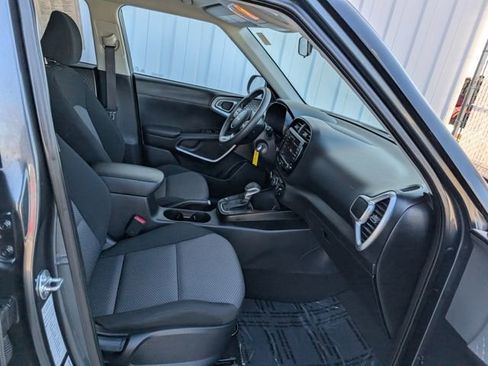 Used 2024 Kia Soul LX w/ Option Group 015 image 27