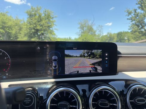 Used 2025 Mercedes-Benz CLA 250 4MATIC image 33