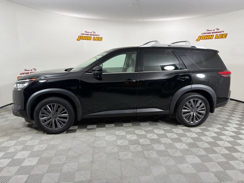 Used 2023 Nissan Pathfinder SL w/ SL Premium Package FWD image 2