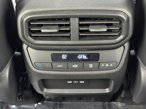 Used 2025 Honda Pilot EX-L image 32