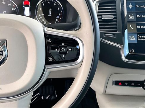 Used 2021 Volvo XC90 T5 Momentum w/ Protection Package Premier FWD image 25