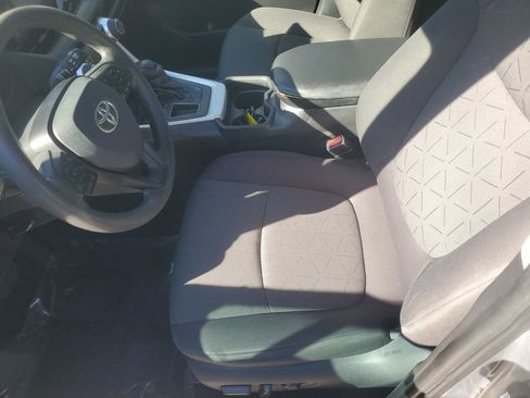 Used 2021 Toyota RAV4 XLE image 18