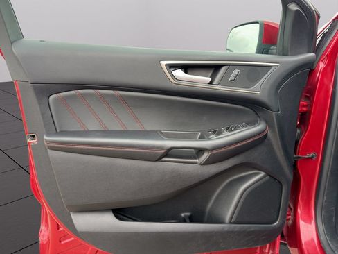 Used 2022 Ford Edge ST-Line w/ Class II Trailer Tow Package AWD/4WD image 15