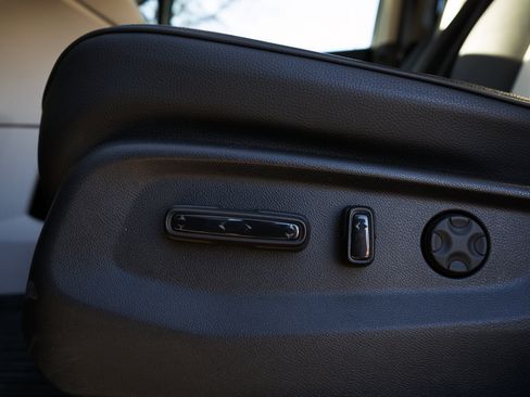 Used 2025 Honda Odyssey Elite image 42