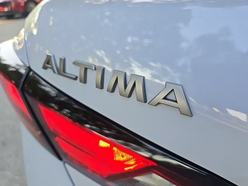 Certified 2024 Nissan Altima 2.5 SR w/ SR Premium Package FWD image 10