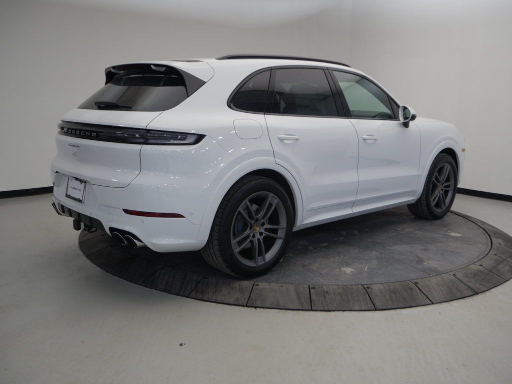 Certified 2026 Porsche Cayenne AWD/4WD image 7