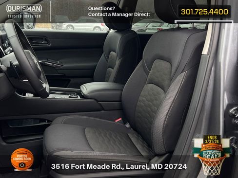 Used 2025 Nissan Pathfinder SV w/ SV Premium Package image 6