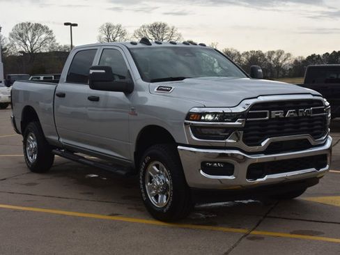 New 2026 RAM 2500 Tradesman AWD/4WD image 3