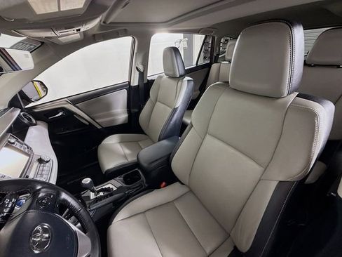 Certified 2018 Toyota RAV4 Limited w/ Advanced Technology Package image 5