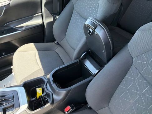 Used 2023 Toyota RAV4 XLE AWD/4WD image 21