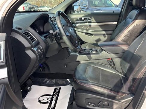 Used 2018 Ford Explorer Sport w/ Ford Safe & Smart Package image 12