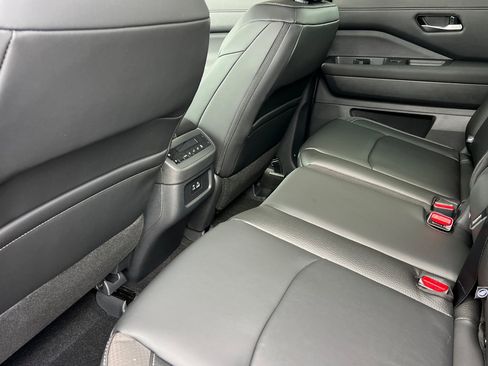 New 2025 Nissan Pathfinder SL w/ Lighting Package (N92) image 14