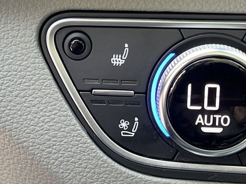Used 2019 Audi Q5 Prestige w/ Prestige Package AWD/4WD image 17