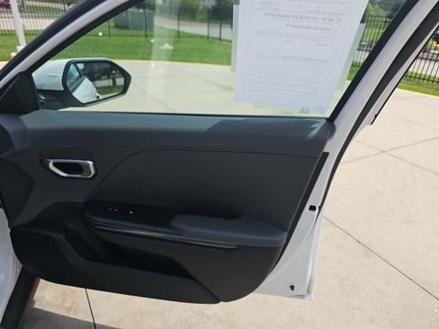 Used 2025 Kia K4 FWD image 19