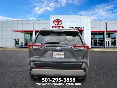 Used 2023 Toyota RAV4 SE AWD/4WD image 4