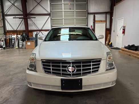 Used 2008 Cadillac DTS FWD image 8