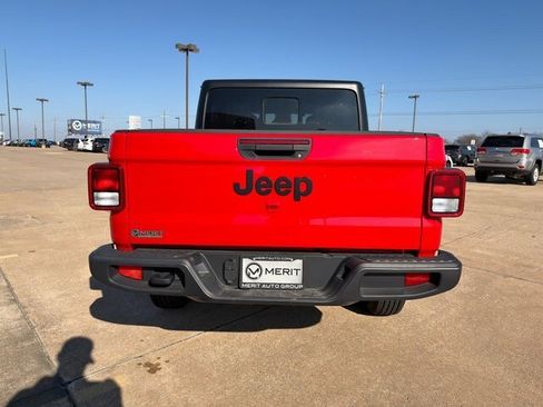 New 2024 Jeep Gladiator Sport image 14