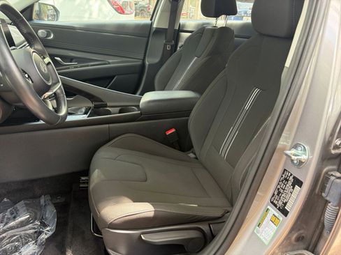 Used 2025 Hyundai Elantra SEL FWD image 27