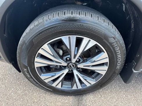 Certified 2023 Nissan Rogue SV w/ SV Premium B Package AWD/4WD image 32