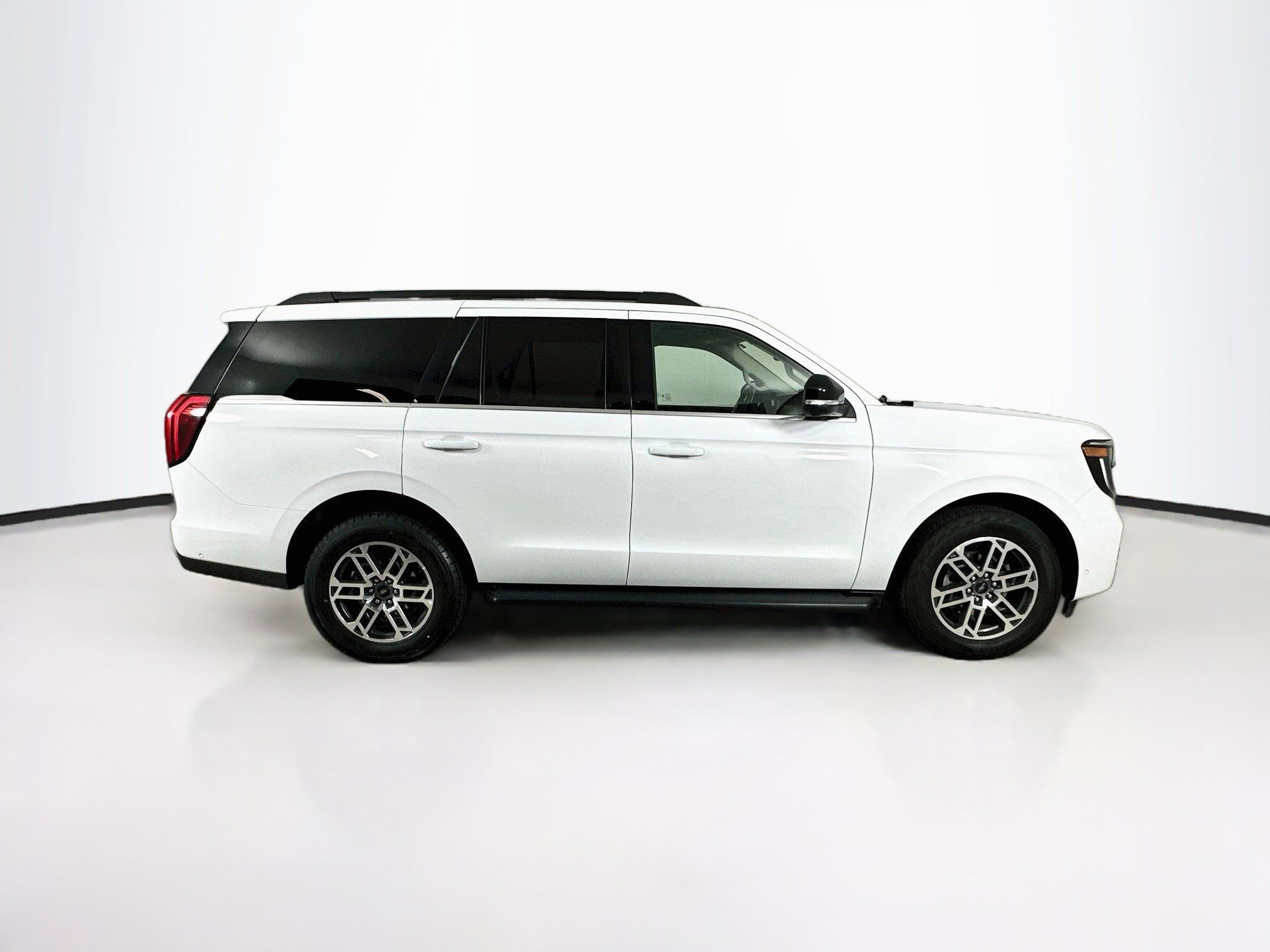 Used 2025 Ford Expedition Active AWD/4WD image 10