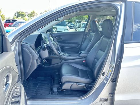 Used 2022 Honda HR-V EX-L image 2